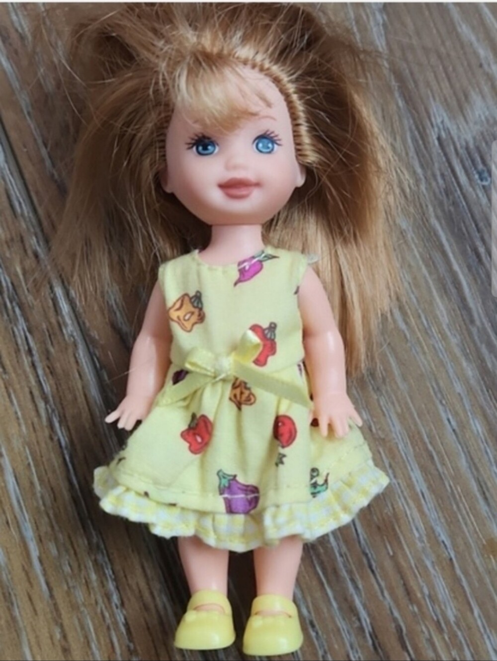 Vintage Gardening Melody Barbie Doll Yellow Dress